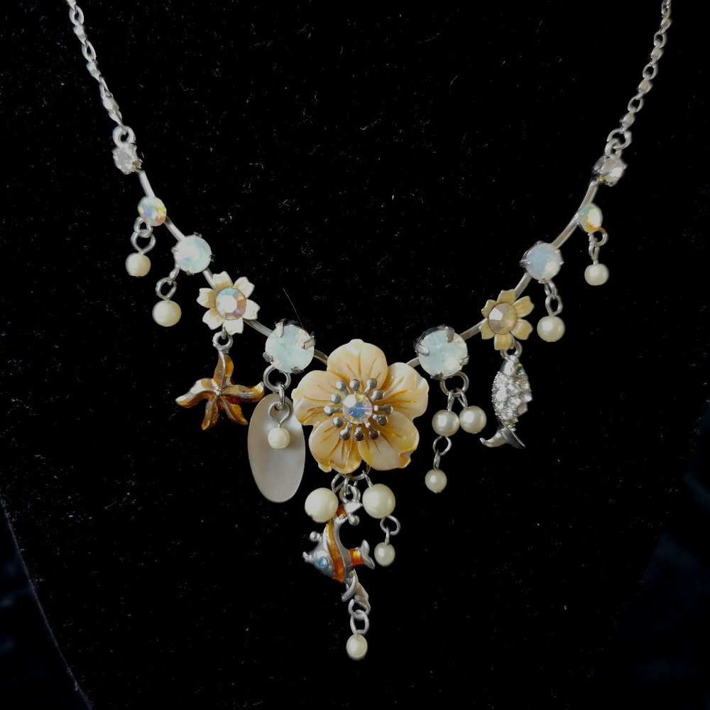 Beautiful flower necklace